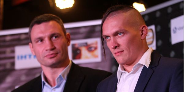 Віталій Кличко підтримав Олександра Усика перед боєм у Москві. Мер Києва побажав удачі українському боксеру.