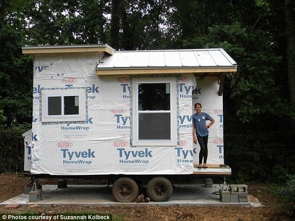 14-річна школярка побудувала будинок за 10 000 доларів в пам'ять про загиблого батька. 14-річна школярка Сицилія Колбек довела, що якщо є бажання, то можна впоратися з будь-яким завданням.