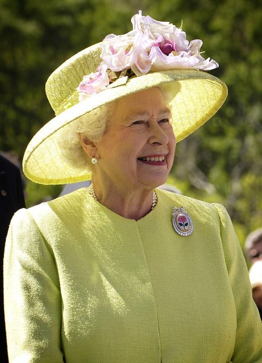 Єлизавета II подарувала принцу Гаррі і Меган Маркл старовинний особняк. Весілля 33-річного принца Гаррі (Prince Harry) і 36-річної Меган Маркл (Meghan Markle) відбулося ще 19 травня. Але весільні презенти тривають досі.