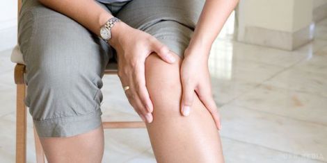 Що робити і як лікувати біль в ногах при варикозі?. 
З болем в ногах рано чи пізно стикається кожна жінка.