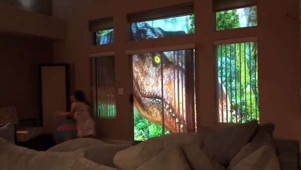 Дівчинка прокинулася і побачила за вікном справжніх динозаврів. Неймовірно реалістичні джунглі.