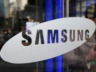 Samsung розробив небиткий дисплей. Екран витримує падіння з висоти 1,8 метра.