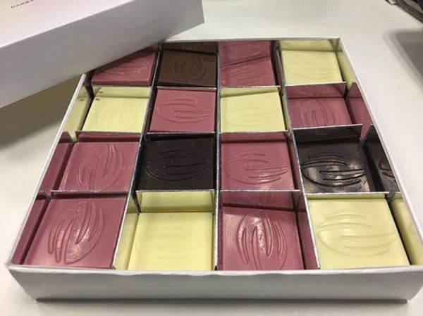 Вперше за 80 років з'явився новий тип шоколаду. Швейцарська компанія-виробник Barry Callebaut представила унікальний тип шоколаду — рожевий.