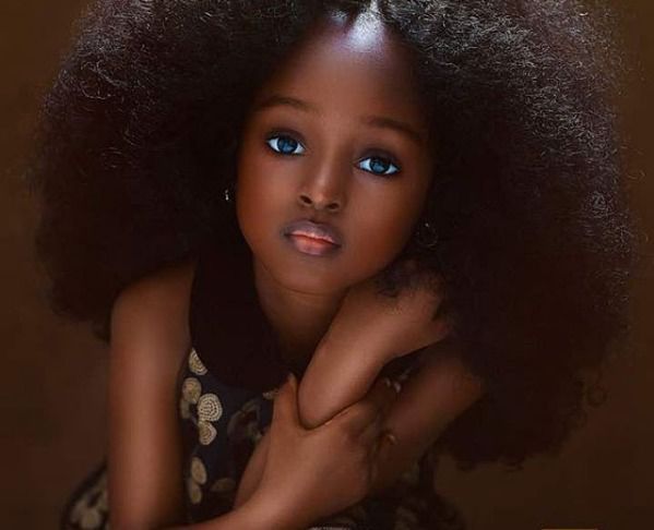 Найкрасивіша дівчинка у світі: п'ятирічне янголятко з Нігерії. Дівчинку Джейр з Африки назвали найкрасивішою у світі.