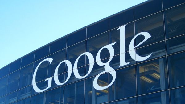 Google розробила стовідсотковий захист від злому аккаунтів. Компанія Google представила ключ, який служить ідентифікатором користувача для входу в комп'ютерні системи, на сайти і додатки.