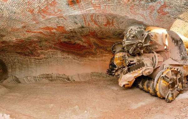 Соляна шахта на Уралі: саме приголомшливе підземелля Росії, а можливо, і світу. Це фантастичне за своєю красою місце, закрите для відвідування.