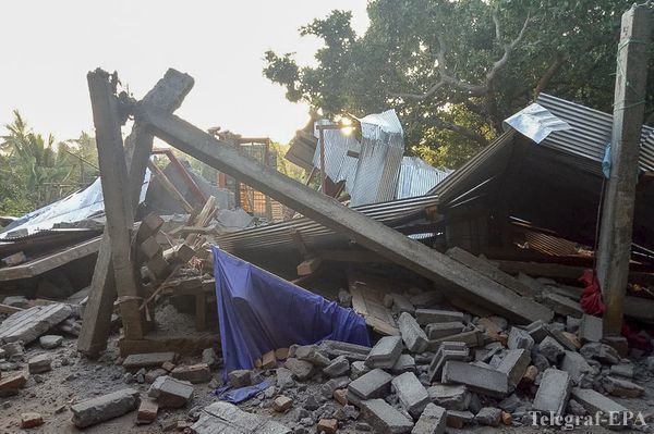 Число жертв землетрусу в Індонезії збільшилося. Кількість загиблих на острові Ломбок в результаті землетрусу збільшилася до 10 осіб, ще 40 постраждали.