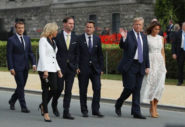 Надівши шикарну сукню за $7 500, Меланія Трамп прикувала до себе увагу учасників саміту НАТО. Погляньте самі на цей довершений образ!