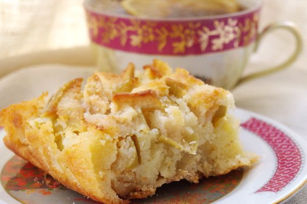 Рецепт дня: швидкий пиріг з яблуками на кефірі. Випічка нашвидкоруч!