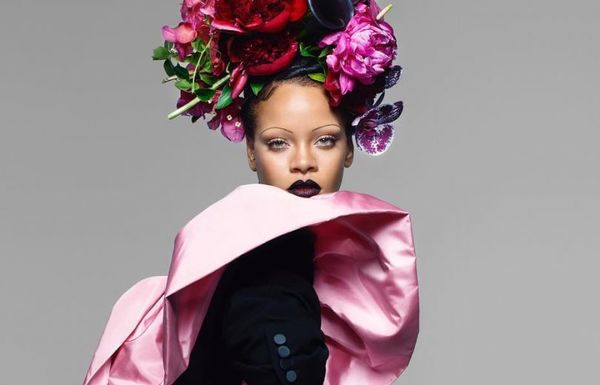 Найяскравіша фотосесія року! Знімки Ріанни для Vogue стали найбільш обговорюваними в мережі. Неординарні і дуже стильні образи.