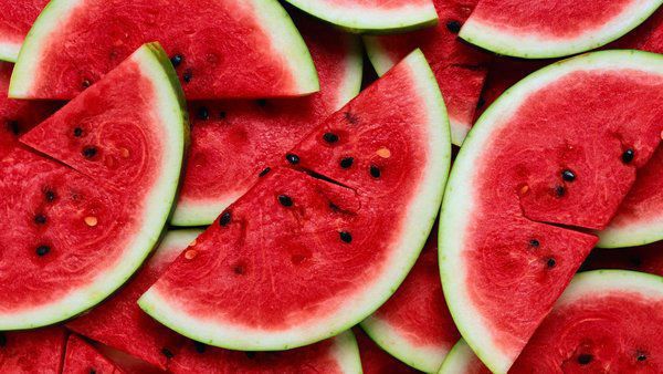 продуктовий кошик серпня: топ-5 сезонних фруктів та овочів