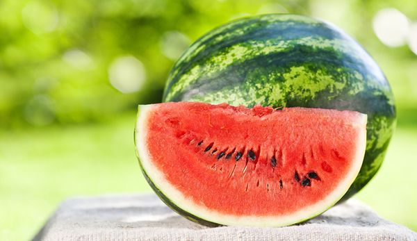 Продуктовий кошик серпня: Топ-5 сезонних фруктів та овочів. Найсоковитіші і корисні плоди «народжуються» саме в останньому місяці літа.