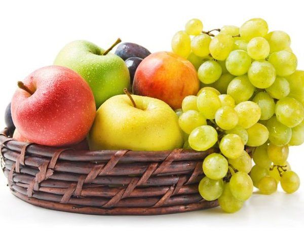 Заборонені фрукти для тих, хто на дієті.  Деякі фрукти хоч і містять корисні мікроелементи, але все ж через великий вміст цукру можуть нашкодити фігурі.
