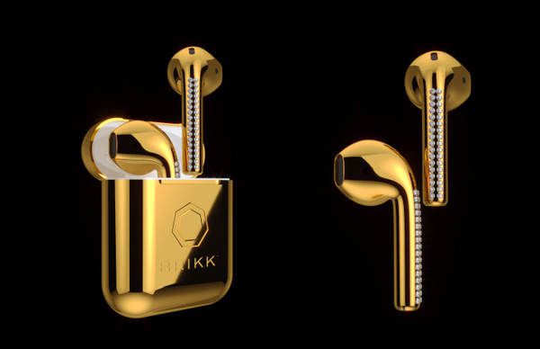 Навушники Apple  покрито 24-каратним золотом. Компанія Brikk зробила кастомну пару бездротових навушників Apple.