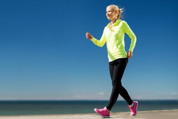 Що принесе більше користі для здоров'я – біг чи ходьба?. Якщо вас цікавить, що принесе велику користь вашому здоров'ю - біг або ходьба, то дати моментальний відповідь не зможе навіть фахівець.