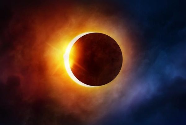 Сонячне Затемнення 11 серпня 2018 назавжди змінить ці 5 речей. Сильний вплив на наше життя.
