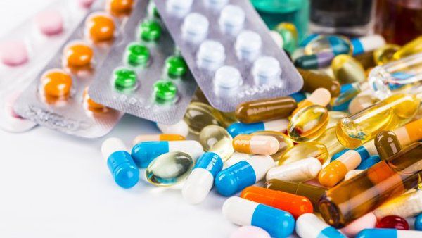 Заборону знято: які ліки повернули в аптеки України