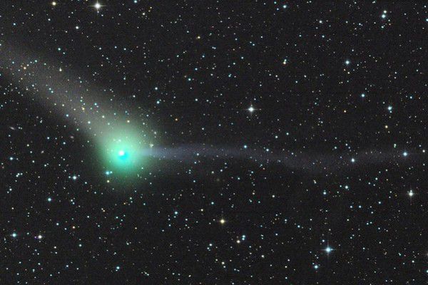Сьогодні над Землею пронесеться комета "Зелений Халк", яка все-таки не розпалася в космосі. 7 серпня на відстані 112 мільйонів кілометрів над Землею пройде комета З/2017 S3, оточена зеленою газовою хмарою.