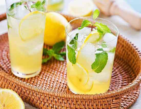 10 найбільш смачних і простих рецептів лимонаду. Саме те, що треба у таку спеку!