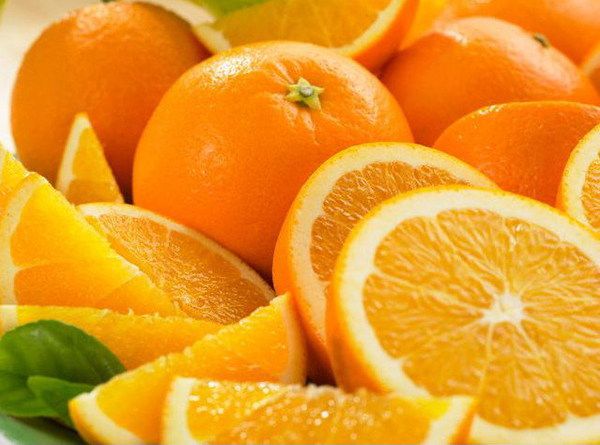 Вчені розповіли, чому потрібно їсти апельсини. А ви любите апельсини?