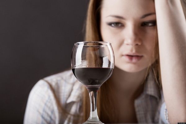 Як алкоголь впливає на вагу чоловіка і жінки. Взаємозв'язок вживання алкоголю і ожиріння безсумнівний.