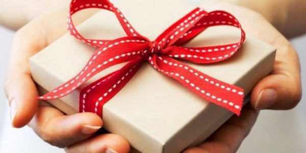 Подарунки, які приносять невдачу. Список найпопулярніших подарунків, які не можна дарувати, приймати в дарунок.
