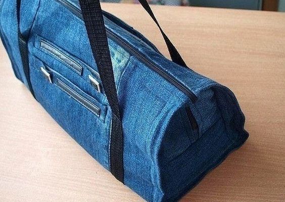 Зручна дорожня сумка зі старих джинсів.. Дуже просто та стильно!