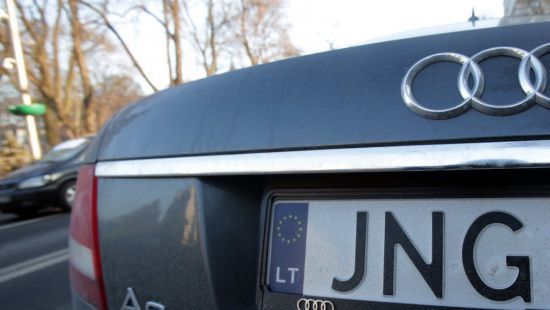 Стало відомо, скільки в Україні авто на «євробляхах». У 2017 році число автомобілів з іноземною реєстрацією досягло 10% від загальної кількості авто в Україні.
