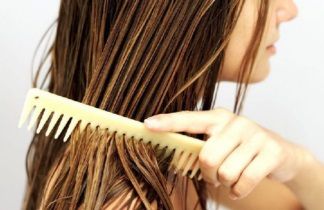 Волосся не можна залишати мокрим на довгий час. Експерти розповіли, чому після миття волосся не слід надовго залишати його мокрим.