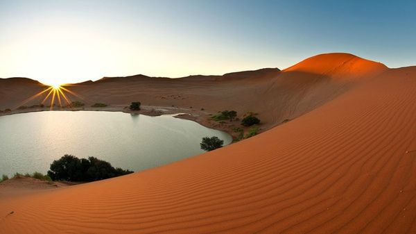Під пустелею Сахара знаходяться найбільші запаси підземної прісної води у світі. Нубійский водоносний горизонт розташовується на північному сході пустелі Сахара.