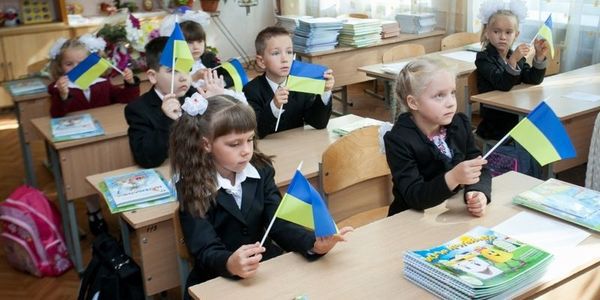 В Україні затвердили профстандарт вчителя початкових класів. Міносвіти і представники освітянської спільноти розробили професійний стандарт вчителя початкових класів.