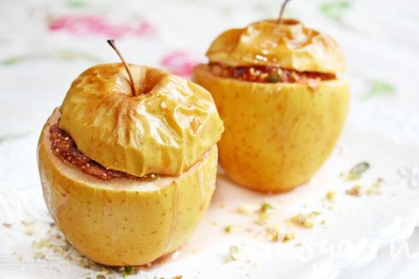 десерт на 85 калорій: печені яблука з сухофруктами