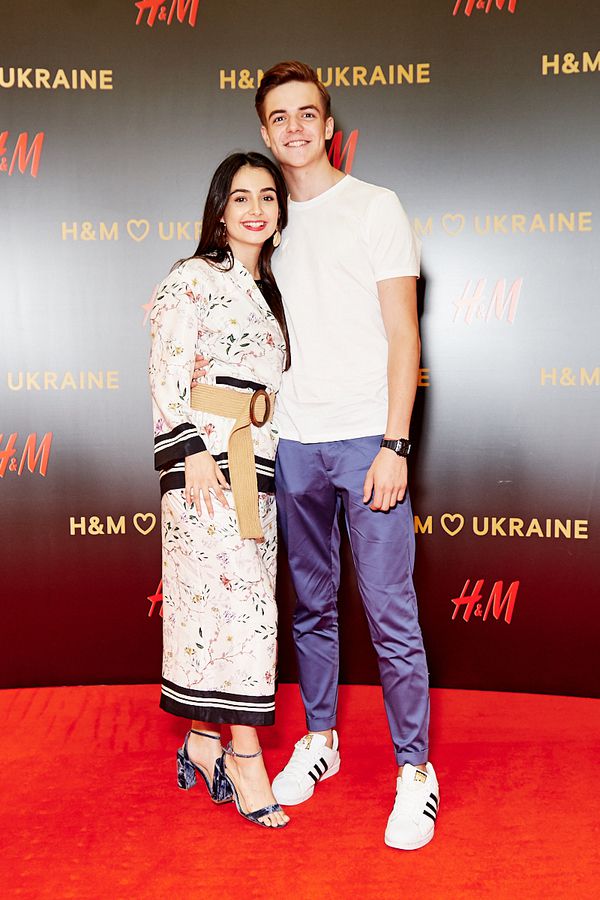 Завидні холостяки і світські левиці Києва на VIP-вечірці перед відкриттям H&M. Довгоочікувана подія.