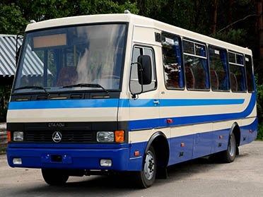 Кожен третій автобус в Україні небезпечний для пасажирів. Міністерство внутрішніх справ розробило законопроект зі змінами до ПДР. Деякі інновації вже заробили.