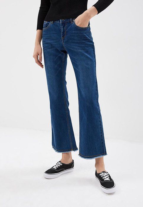 Мода 80-х: 6 пар джинсів кльош, які повернулися в моду. Повернулися з 80-х джинси кльош заполонили гардероби відомих стилістів і найголовніших модниць. Щоб не відставати від тенденцій, вивчи  добірку і купи собі нову пару стильних джинсів.