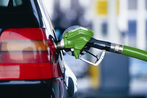 Українські АЗС накрила нова хвиля підвищення цін на паливо. У мережах АЗС ОККО і WOG вартість бензину і дизпалива подорожчала.