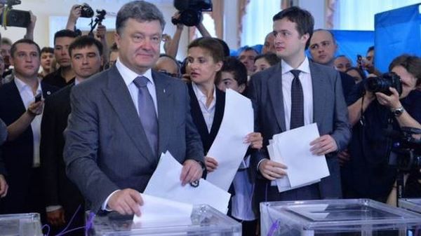 В Україні заговорили про перенесення президентських виборів. Нардеп Ємець також повідомив, на якій місяць можуть зрушити вибори президента.