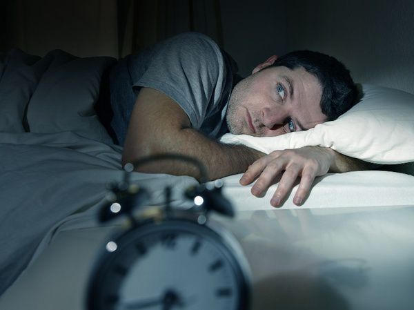 Що буде, якщо не спати тиждень. Всього доба без сну вже вибиває ваш організм з колії, притому надовго.