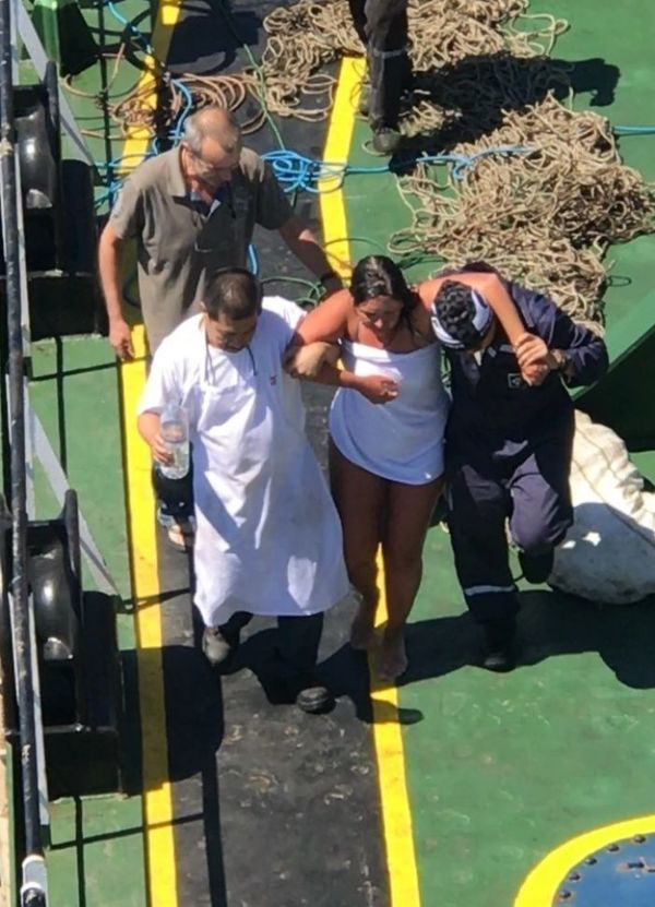 У Чорному морі капітан Христос врятував пару, яка пробула 5 днів без їжі і води. Історія,яка  описує черствість людей, які з легкістю відвертаються від загиблих...
