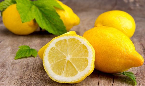Вісім несподіваних застосувань лимона, які полегшать вам життя. Ти повинен це знати!