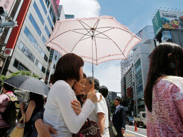 В Японії через спеку майже 6 тисяч людей потрапили до лікарні. Аномальна спека сколихнула всю Японію.