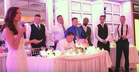 Наречена почала виголошувати свою весільну промову, коли позаду чоловіка встало 6 поліцейських!. Весілля - це подія, яка завжди сповнена любові і сміху, але іноді на цих заходах відбувається щось дивовижне.