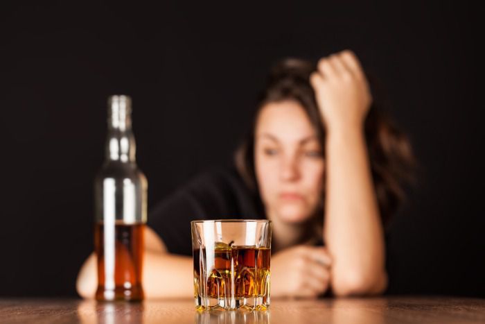 Вчені спростували найстійкіший у світі міф про алкоголь. Фахівці з США після лабораторних досліджень спростували точку зору, що малі дози алкогольних напоїв можуть бути корисні.