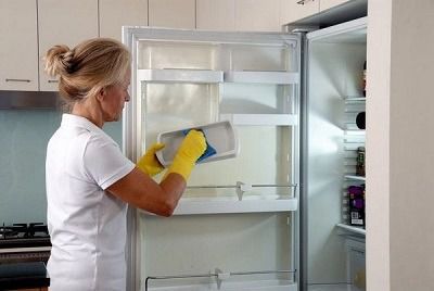 Чому холодильник треба мити раз в тиждень. Мити холодильник потрібно не частіше, ніж розморожувати.