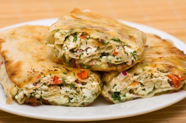 Гарячі рулетики з лаваша з картоплею і грибами: закуска, яку розхвалюють більше, ніж м'ясо... Вірменський лаваш дарує безмежний простір для бурхливої кулінарної діяльності.