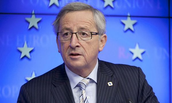 Глава Єврокомісії пообіцяв скасувати переведення стрілок годинника. Жан-Клод Юнкер поставить питання переходу на єдиний час на обговорення Єврокомісії.