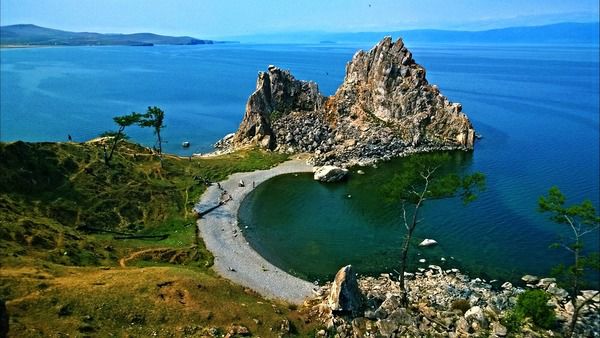 2 вересня 2018 - День озера Байкал. У Росії в першу неділю вересня щорічно відзначається День озера Байкал.
