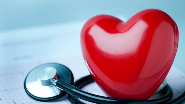 Лікарі назвали солодощі, які зменшують ризик хвороб серця. Що приносить користь здоров'ю, зокрема, серцево-судинній системі?