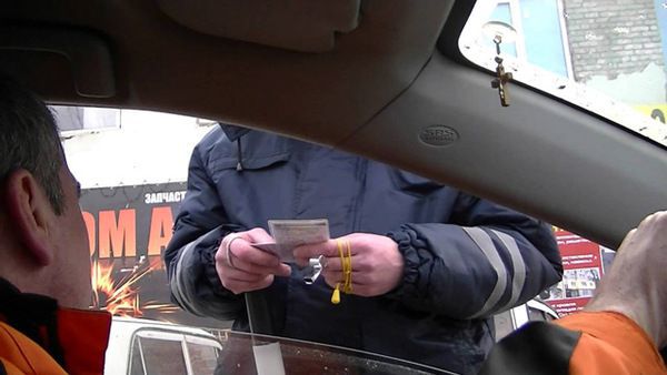 Нові правила для українських водіїв. Незабаром українським водіям додадуть клопоту.