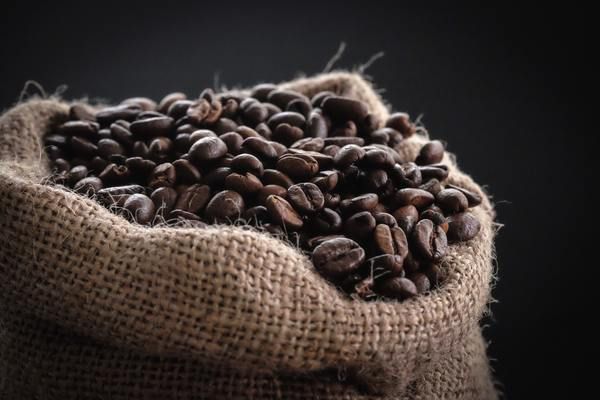 Вживання кави може стати причиною провалу дієти. Медики з'ясували, як кофеїн впливає на схуднення.